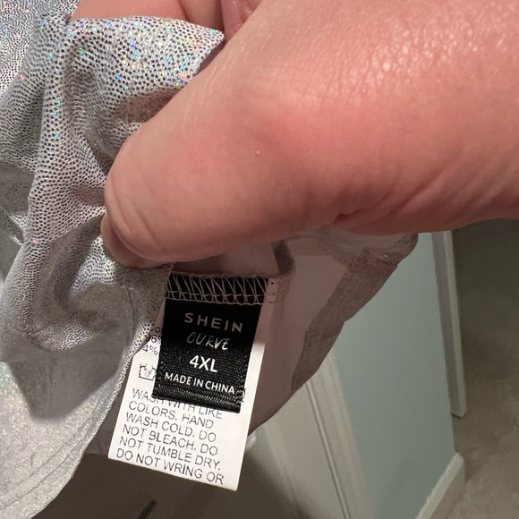 Holographic Silver Plus Size T-Shirt 4X - Picture 2 of 2